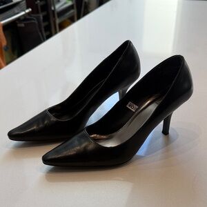 Merona Simple Black Leather Upper Heels, Pointed Toe, Size 7.5. 3” Heel